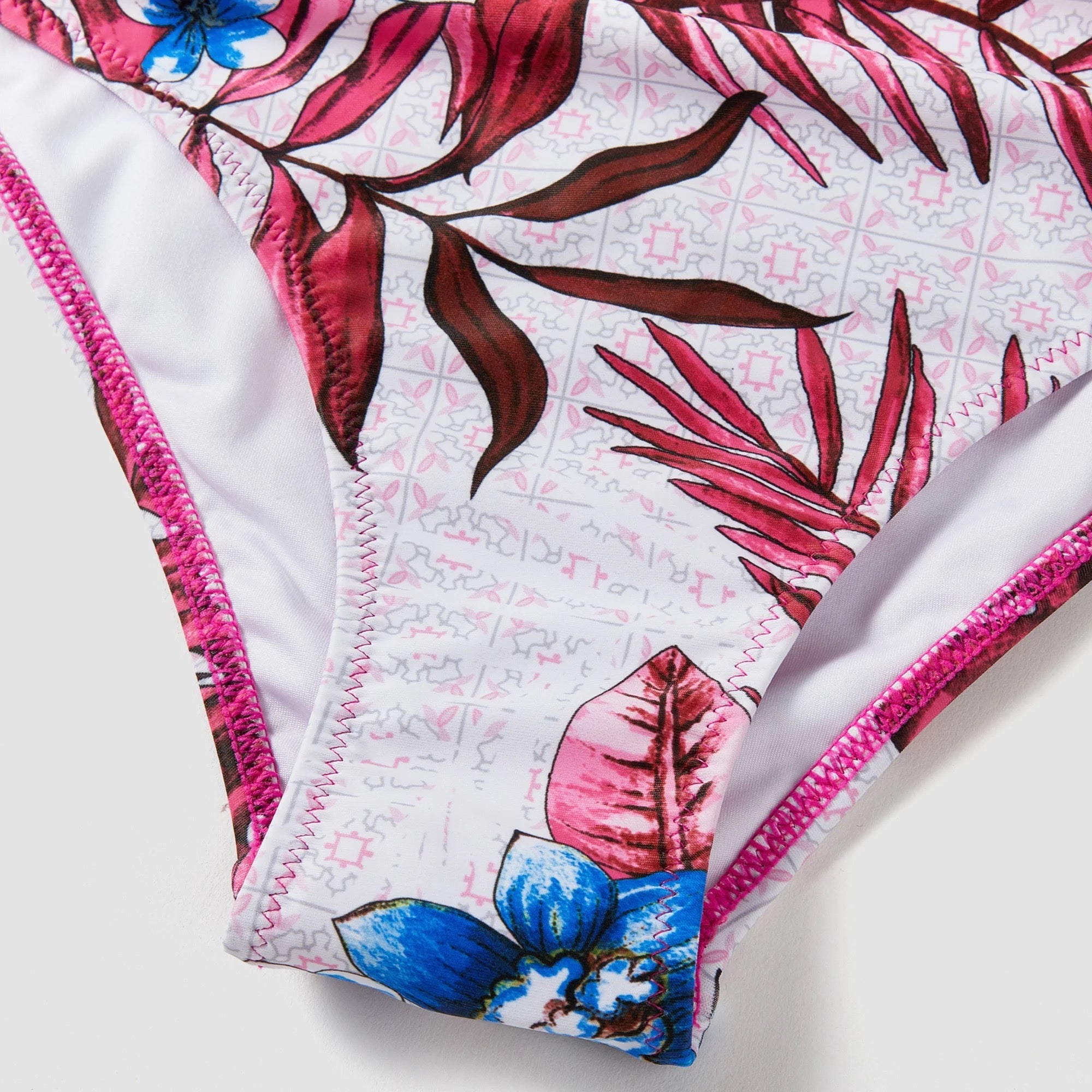 Curva Comfort™ | The Perfect Swimsuit for Every Body Shape